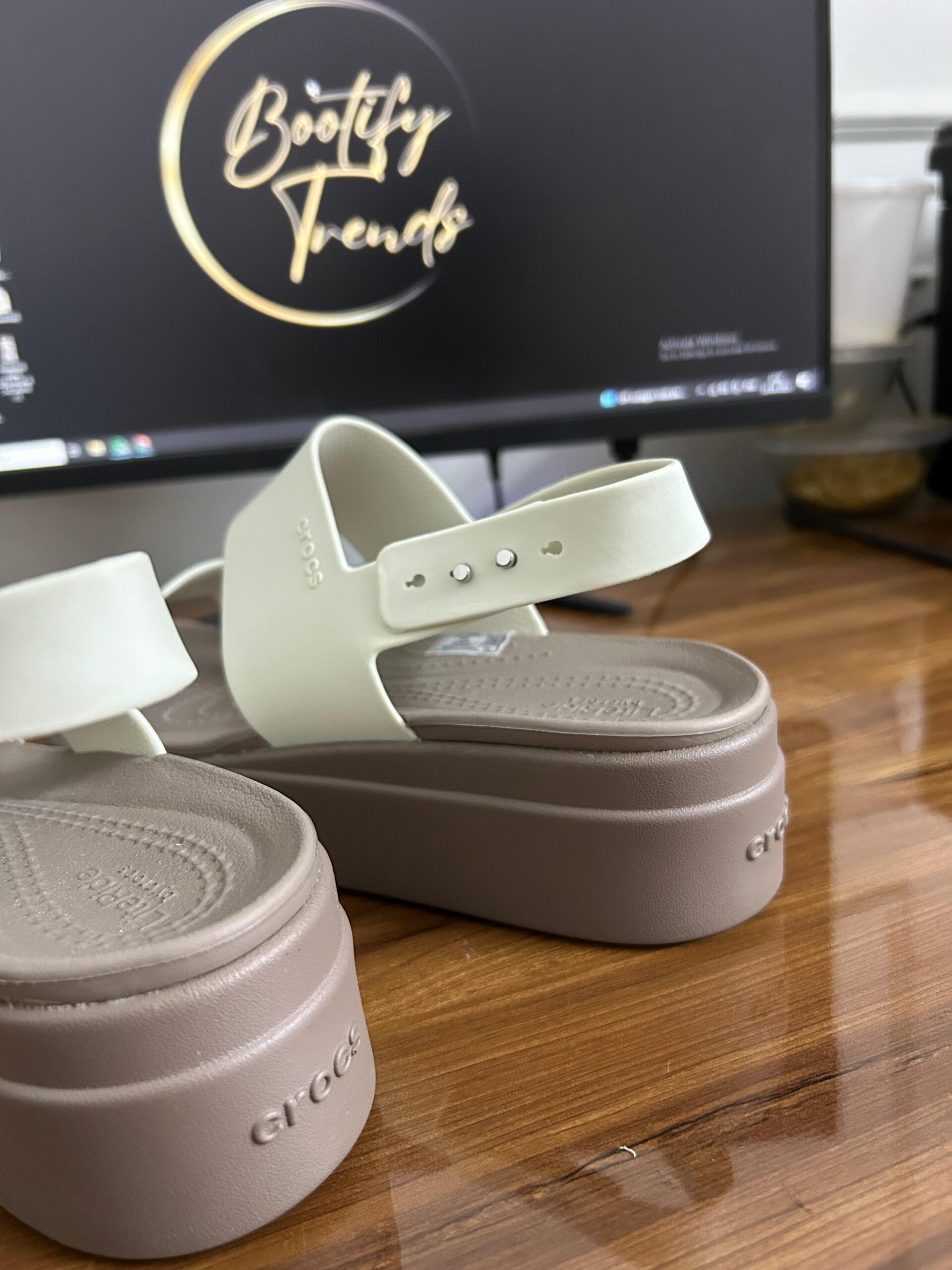 Brooklyn 4U Low Sandal (Beige)