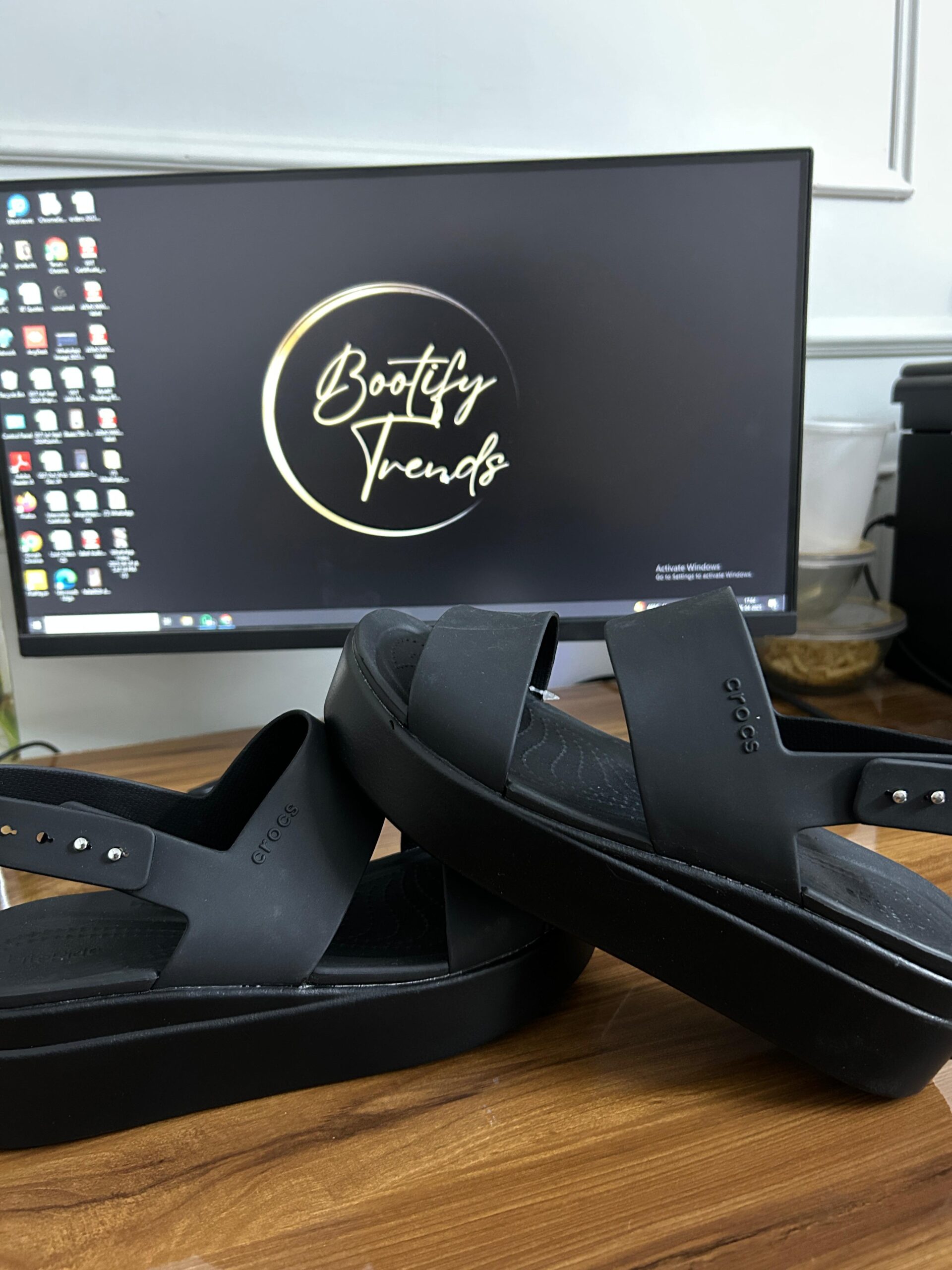 Brooklyn 4U Low Sandal (Black) - Image 3