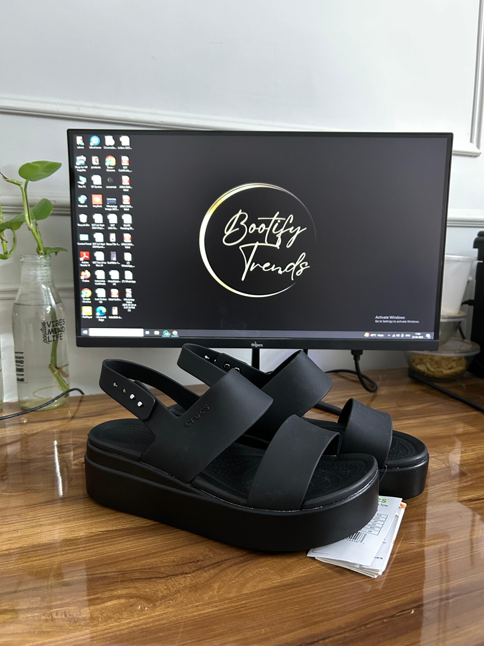 Brooklyn 4U Low Sandal (Black)