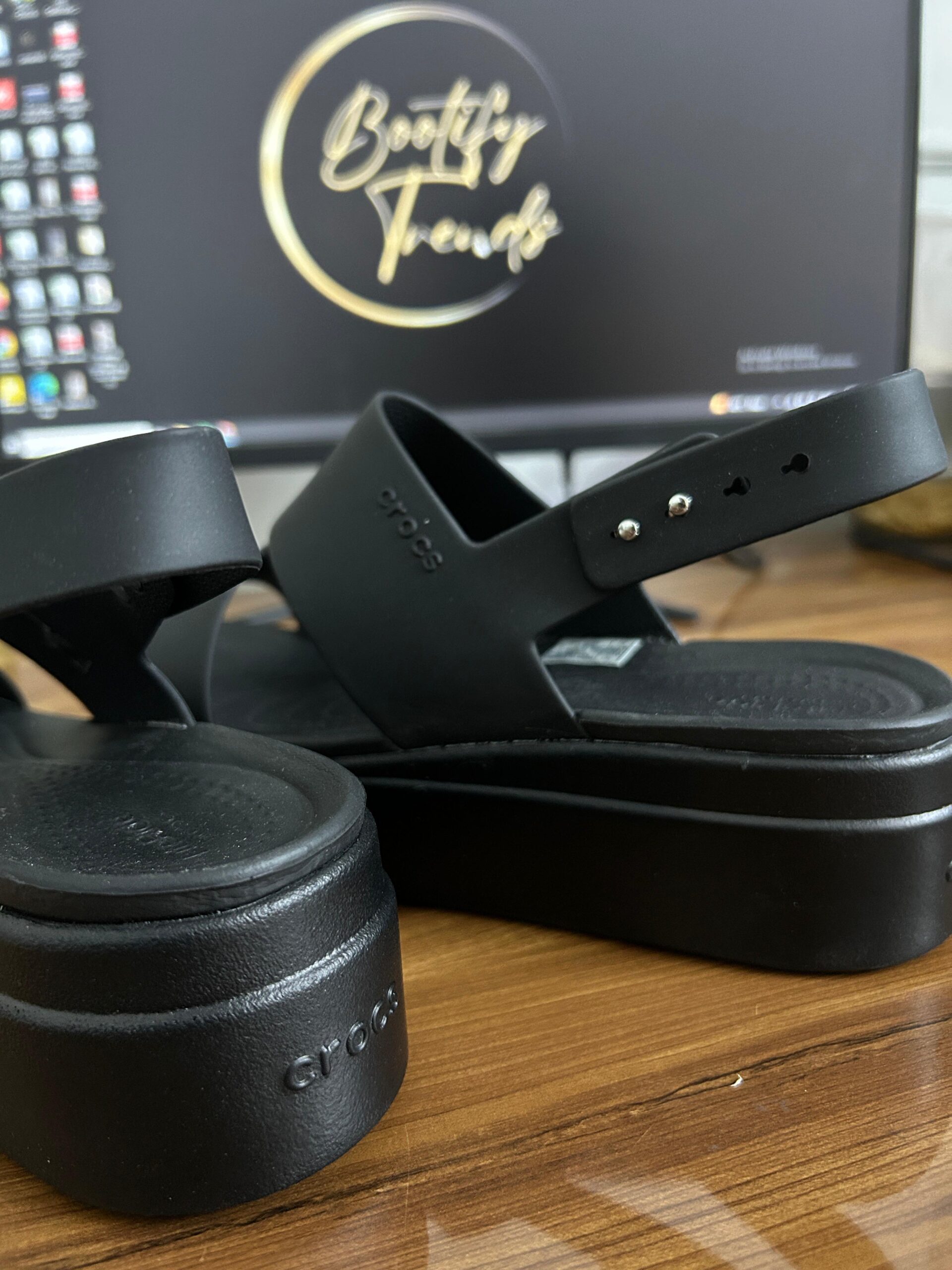 Brooklyn 4U Low Sandal (Black)