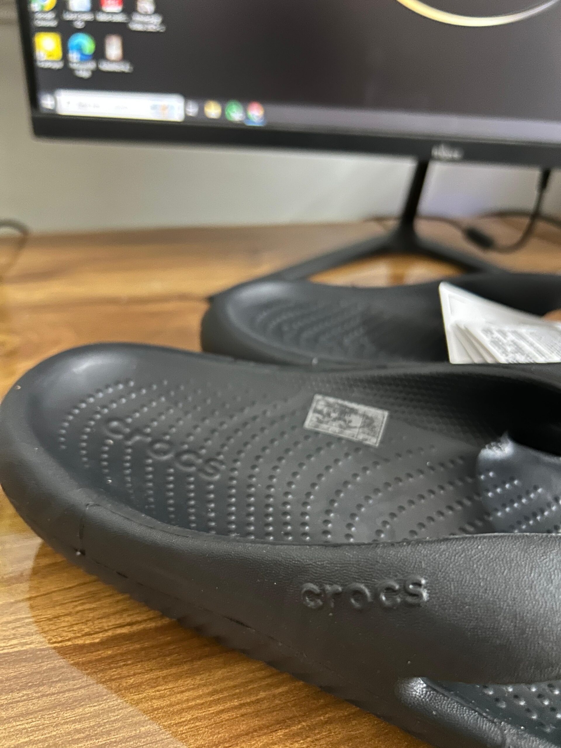 Mellow Flip Flops (Black)