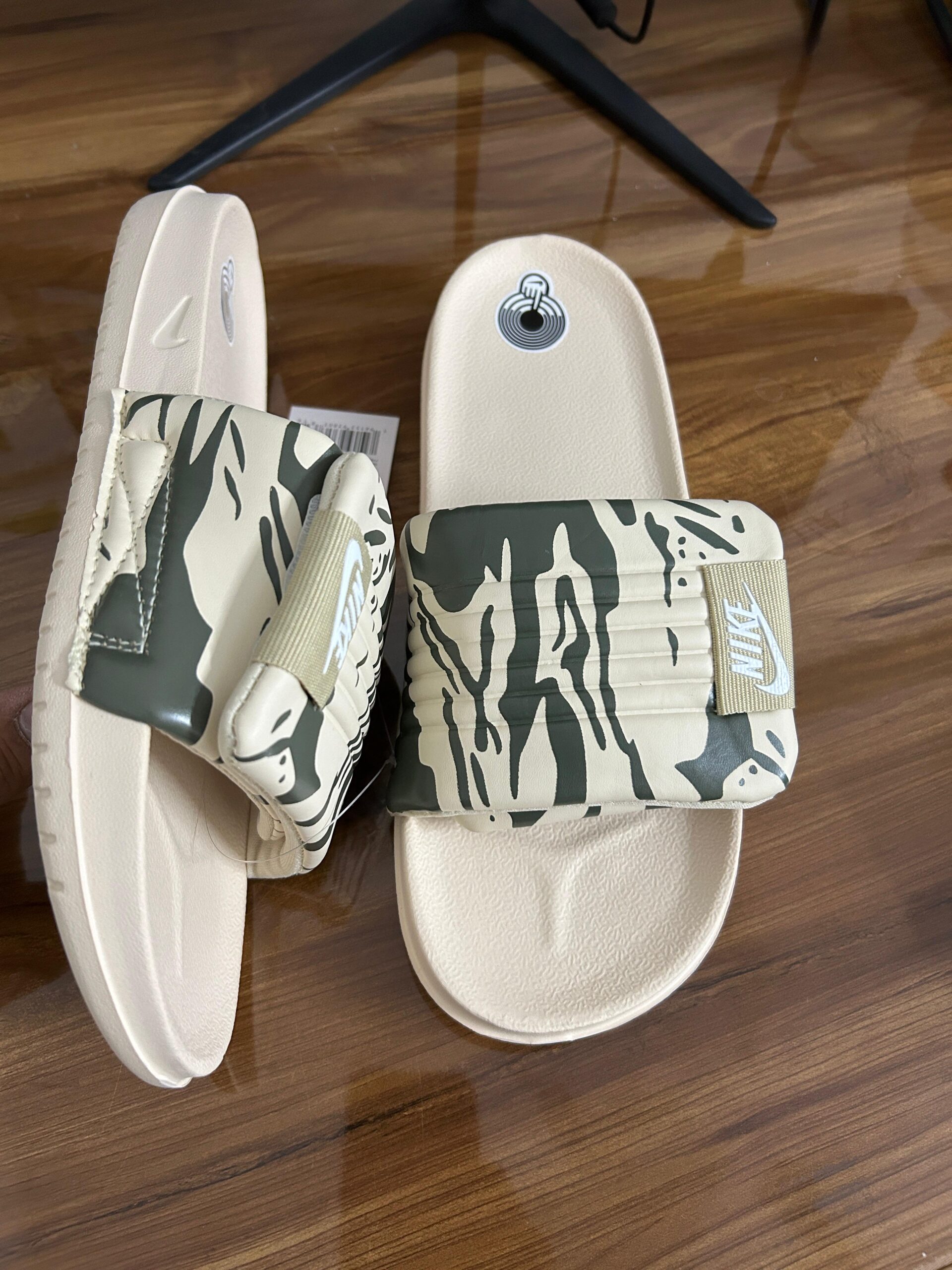 # Off Court Adjust Printed Slides (Beige)