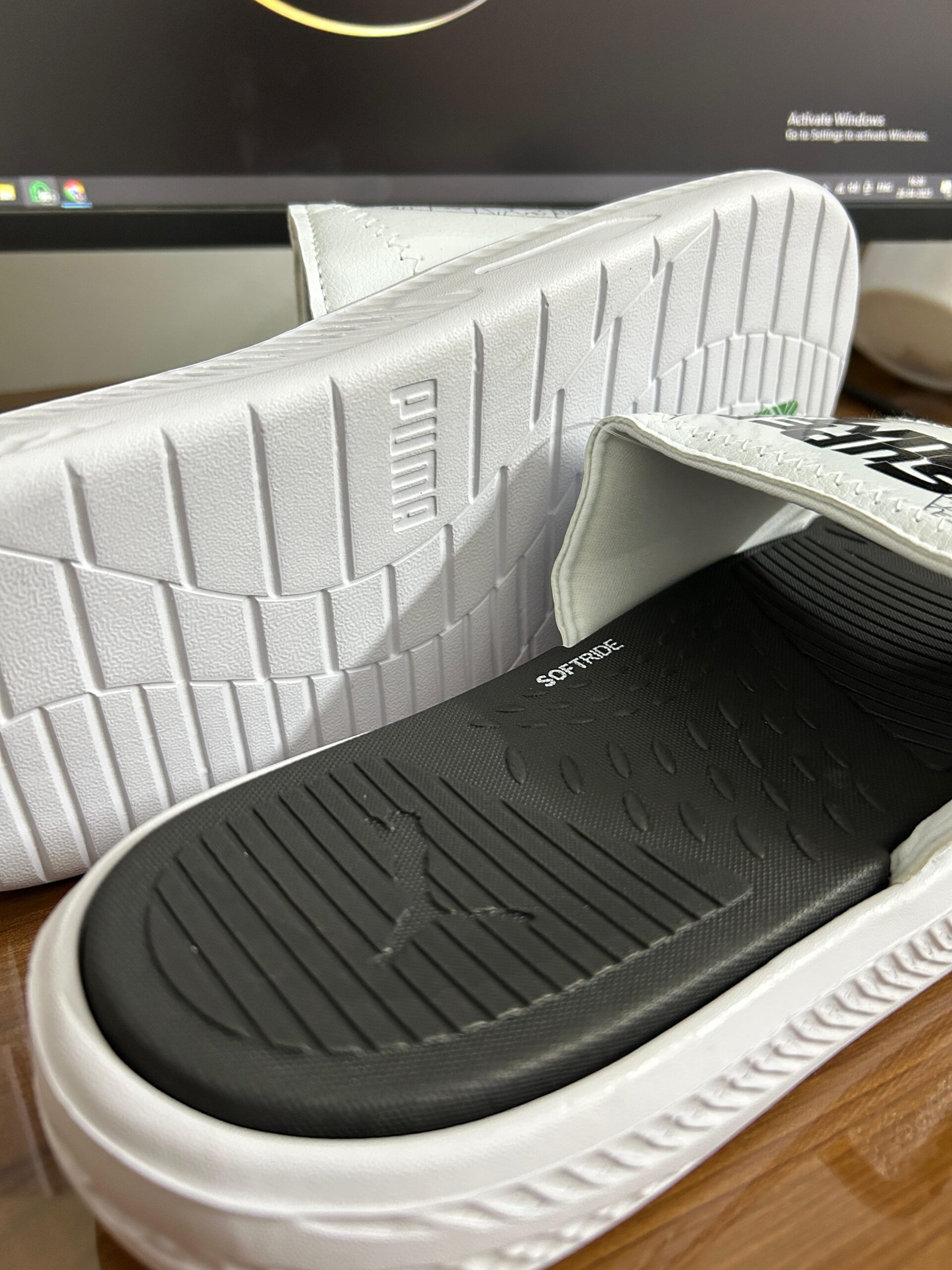 # SoftRide Pro 24 Super Slides (White)