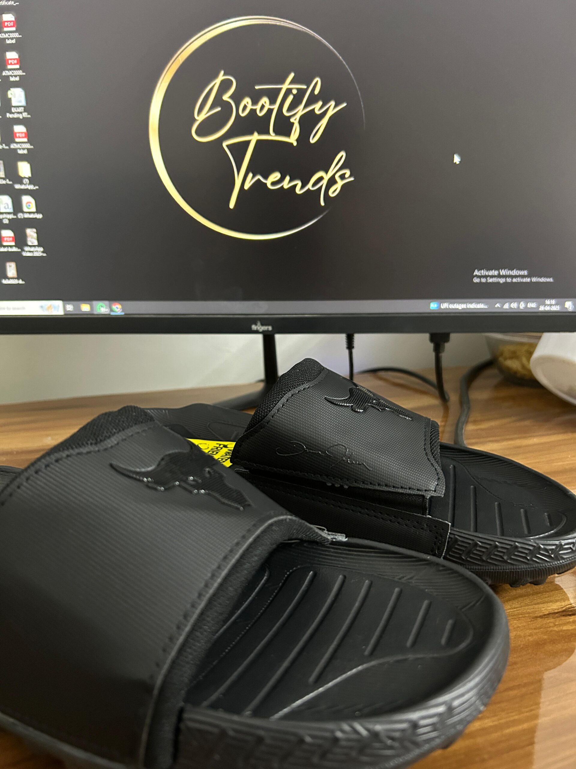 Undr Armr Project Rock 3 Slides (Full Black)