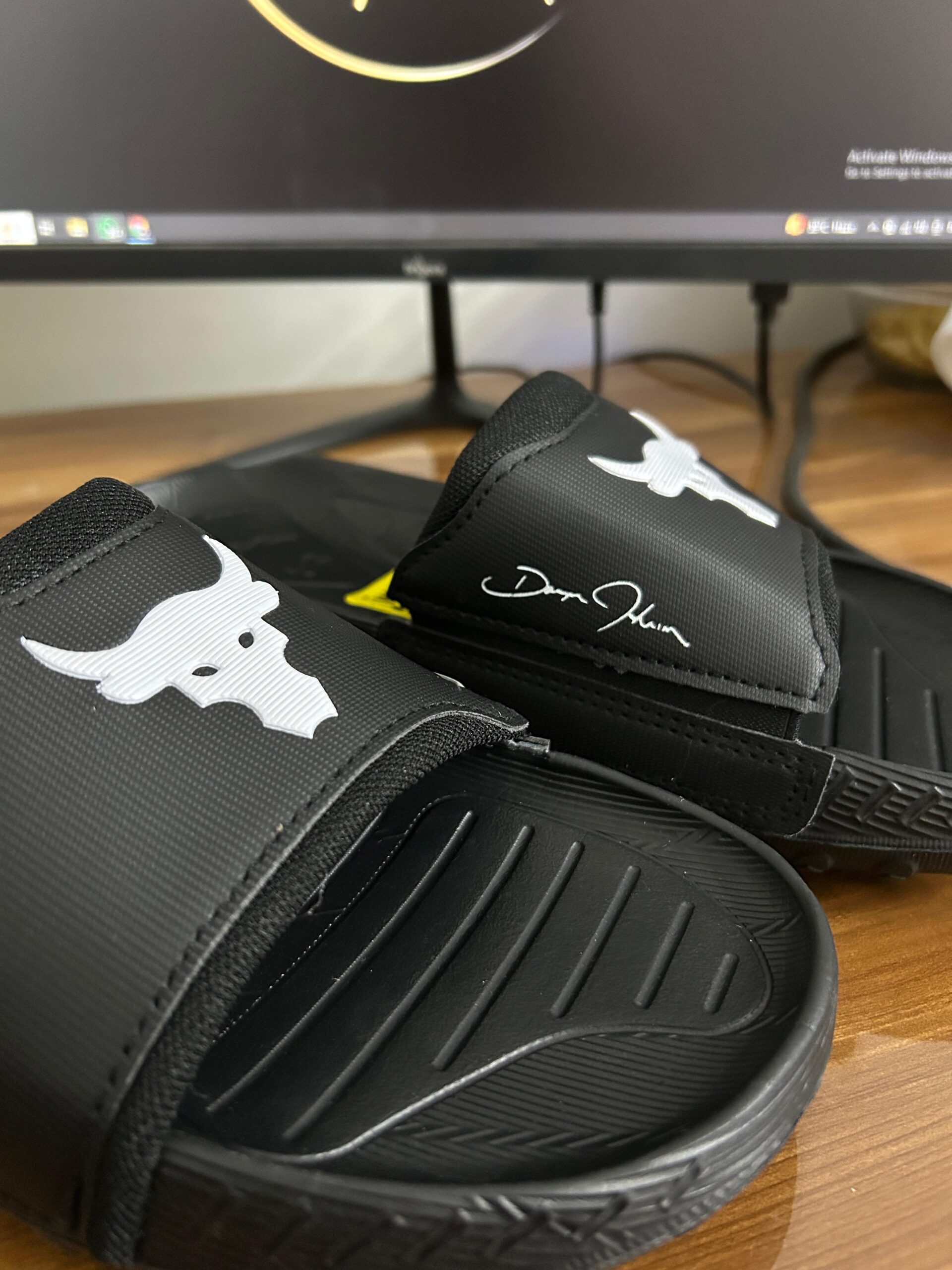 Undr Armr Project Rock 3 Slides (Black White)