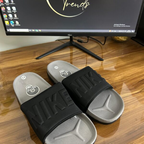 # Off Court Slides (Black/Grey)