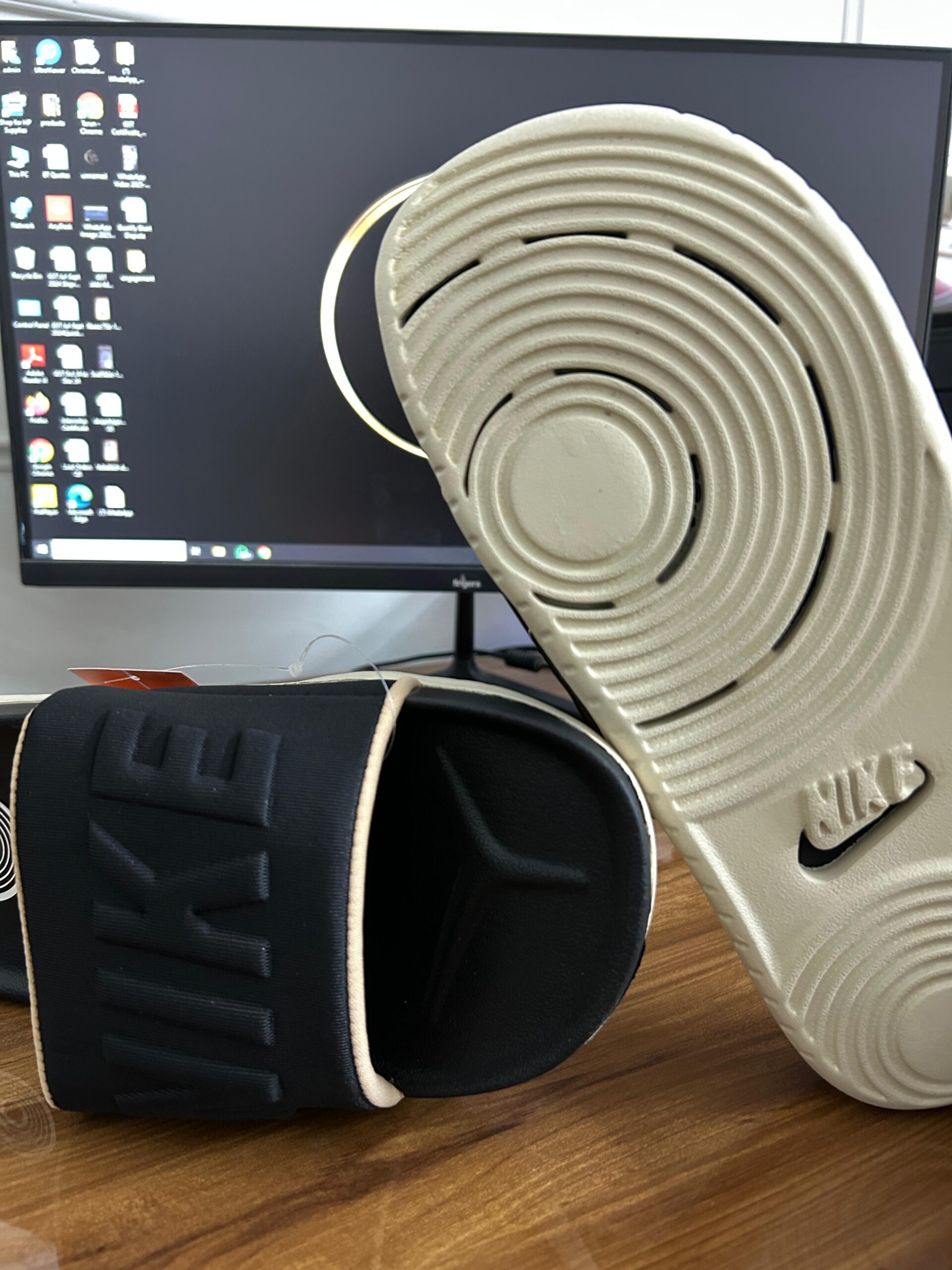 # Off Court Slides (Black/Beige)