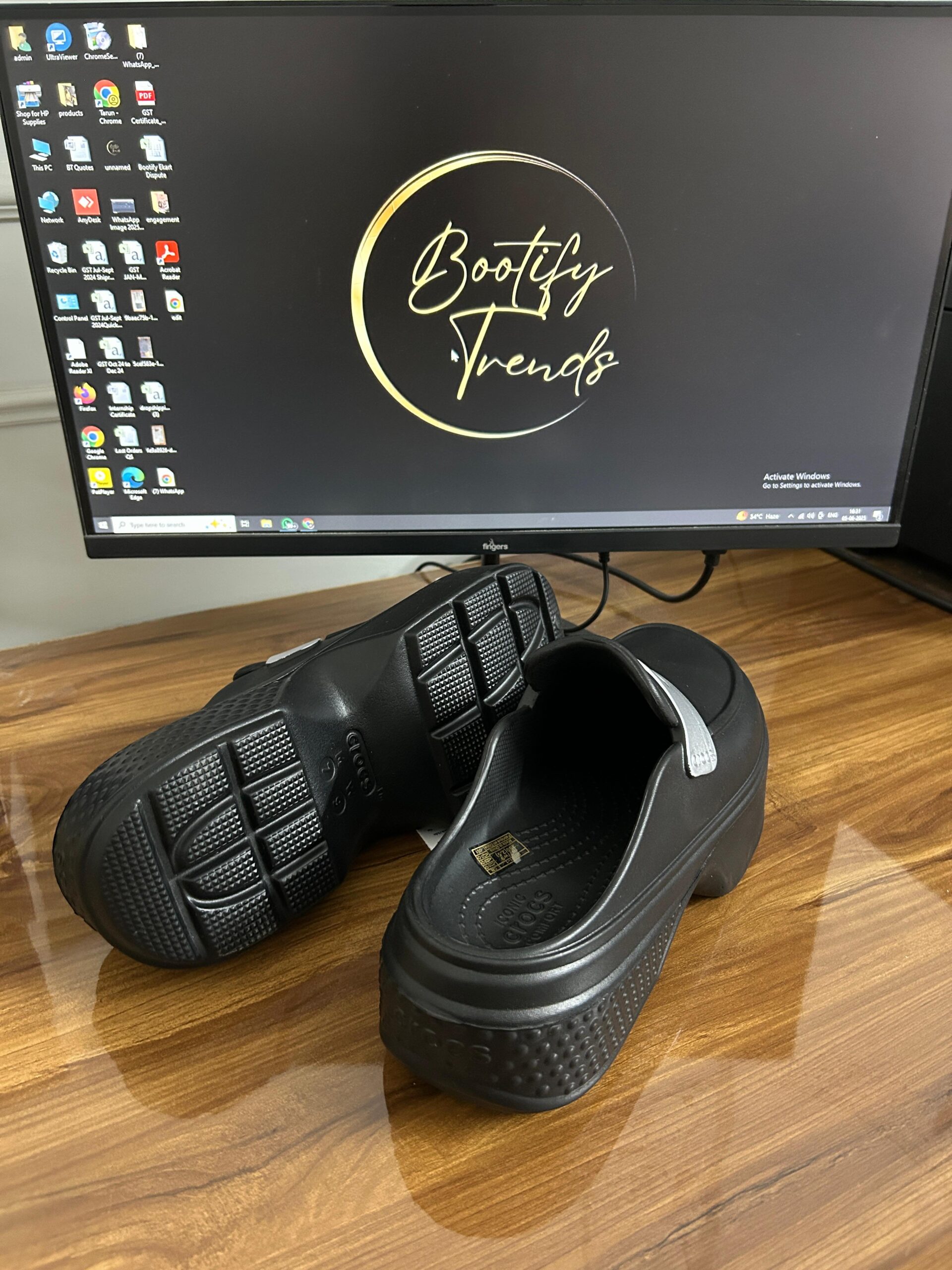 Women Stomp Loafer (Black)