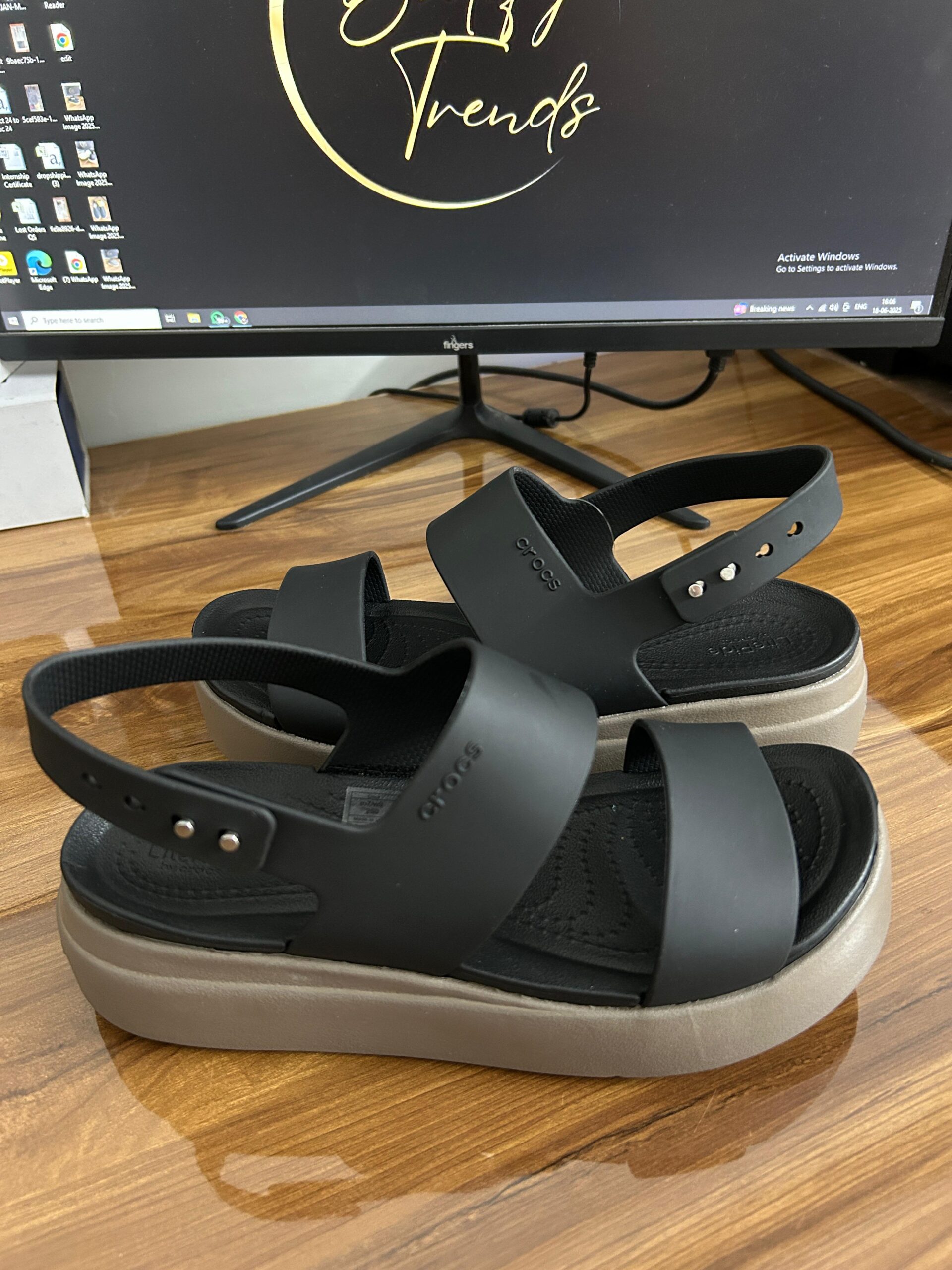 Brooklyn 4U Low Sandal (Black/Brown)