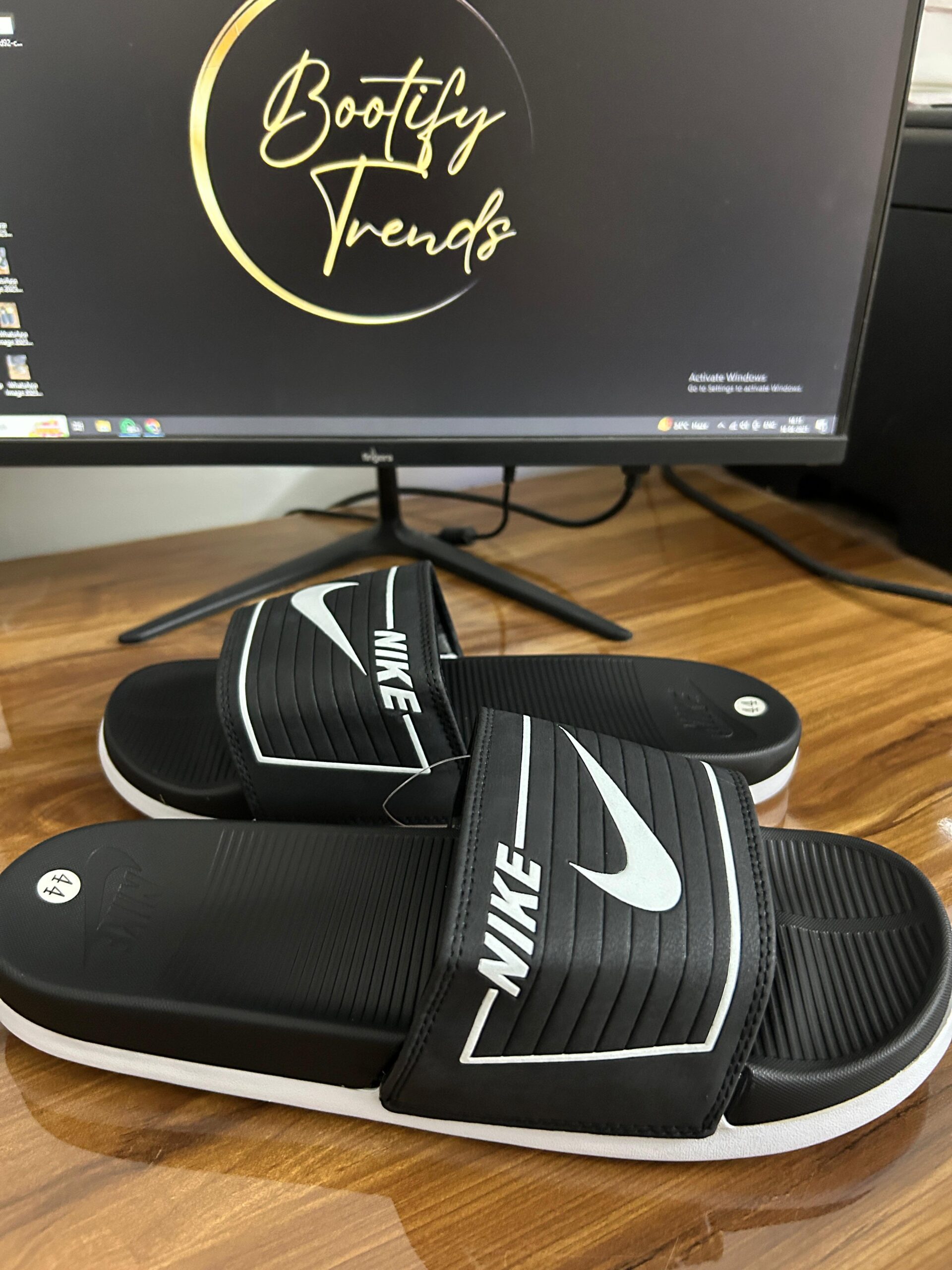 # Benassi JDI QS Slides (Black/White)