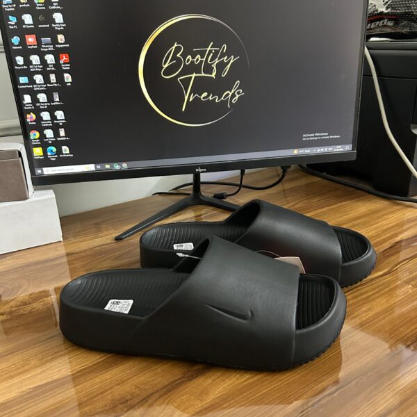 # Calm Slides (Black)