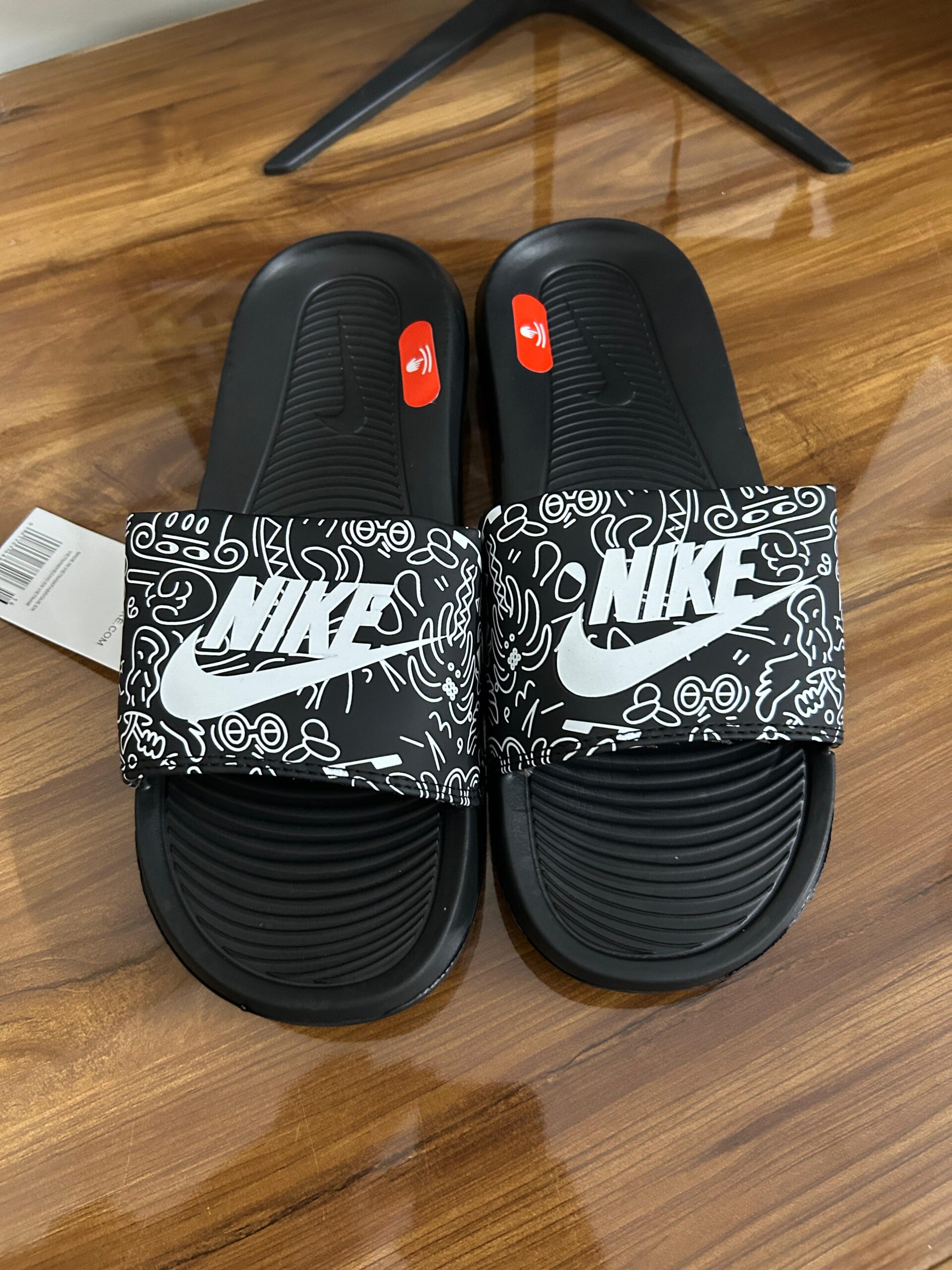 # Doodle Slides (Black)