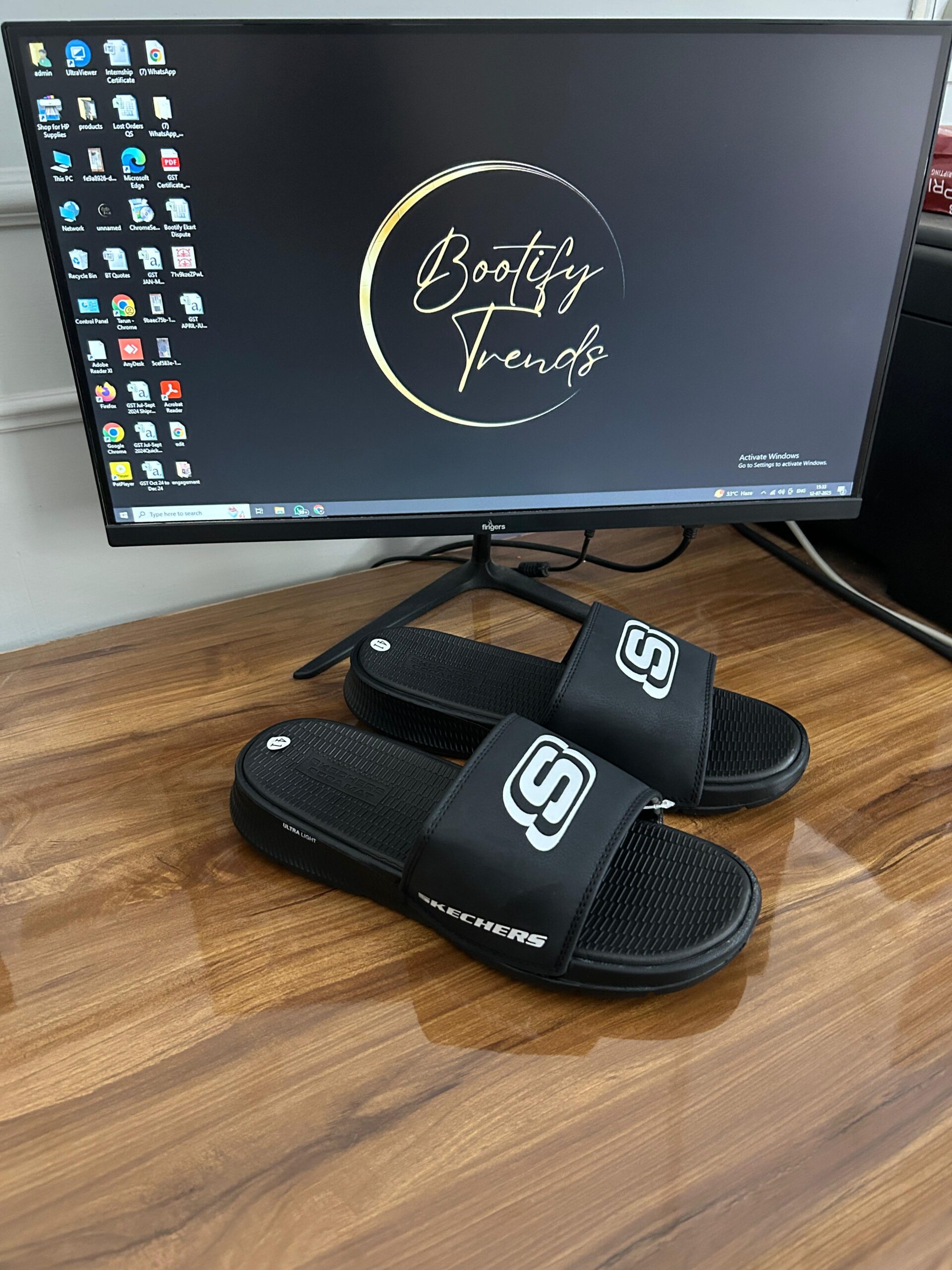 GOGA MAT Ultra Light Slides (Black)