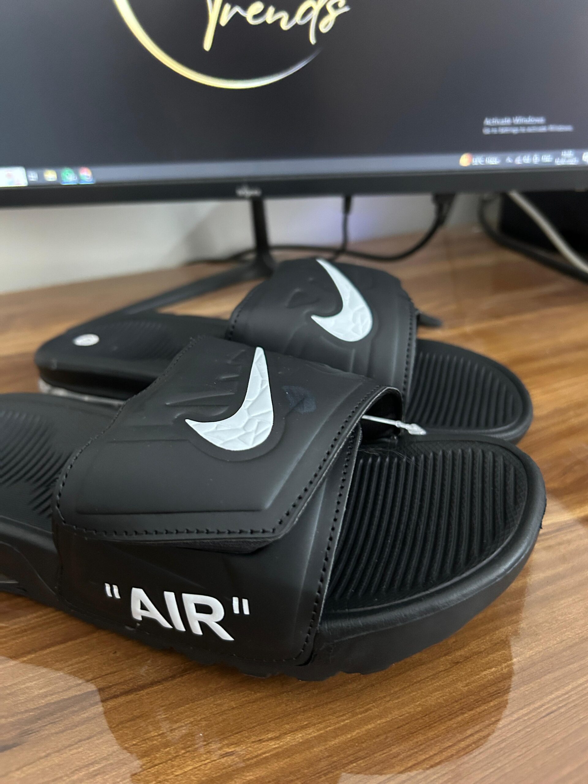 # Air Slides (Black)