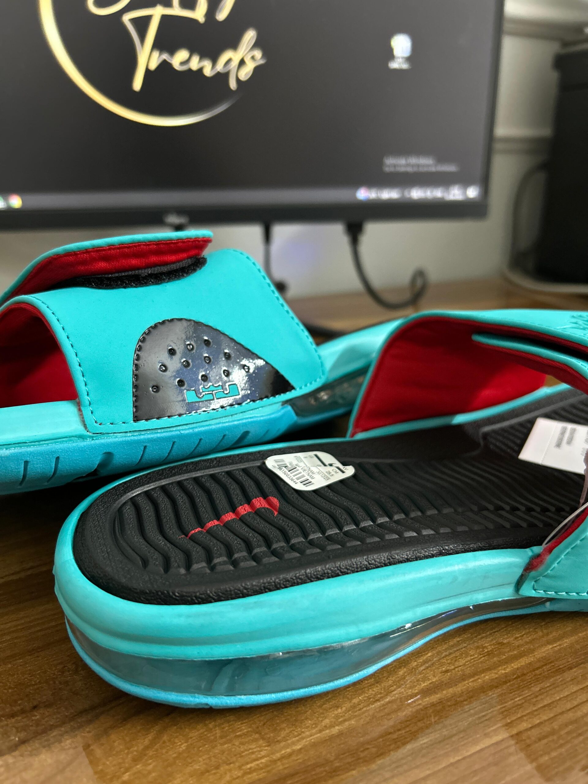 # AirMax Slides (Blue) - Image 3