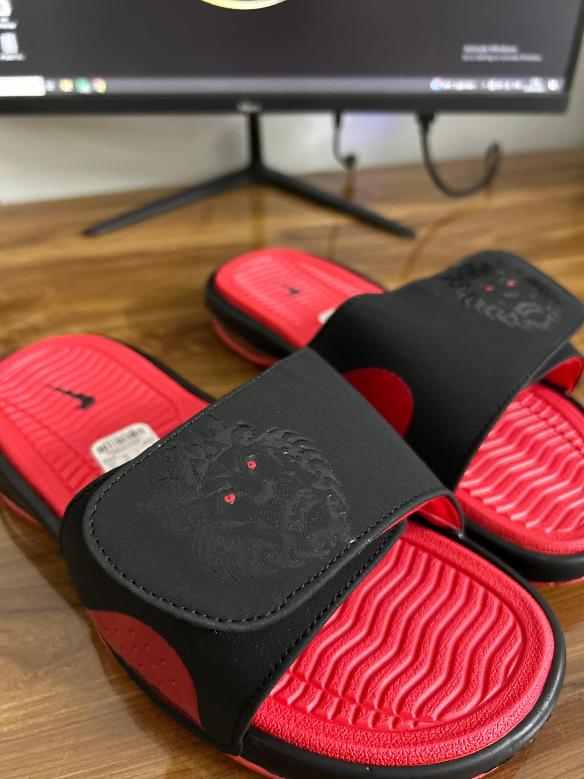 # AirMax Slides (Red)