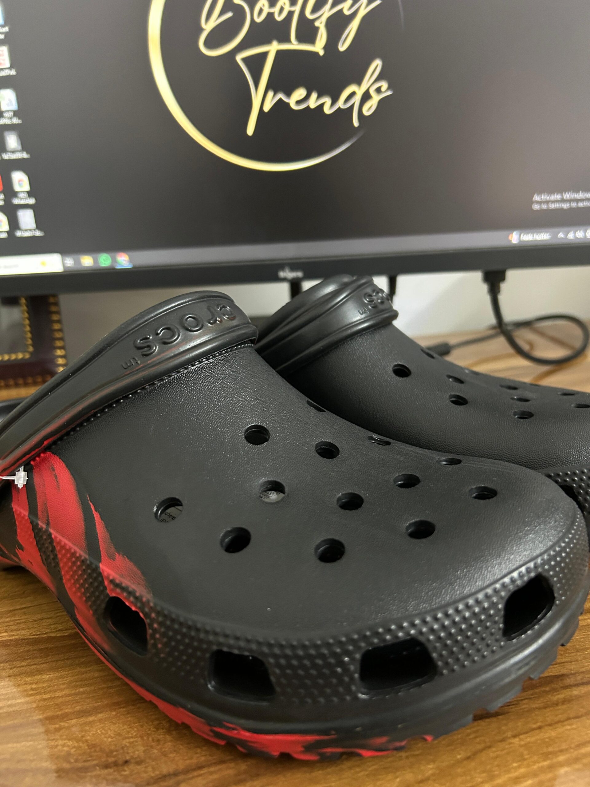 Classic  (Black/Red)