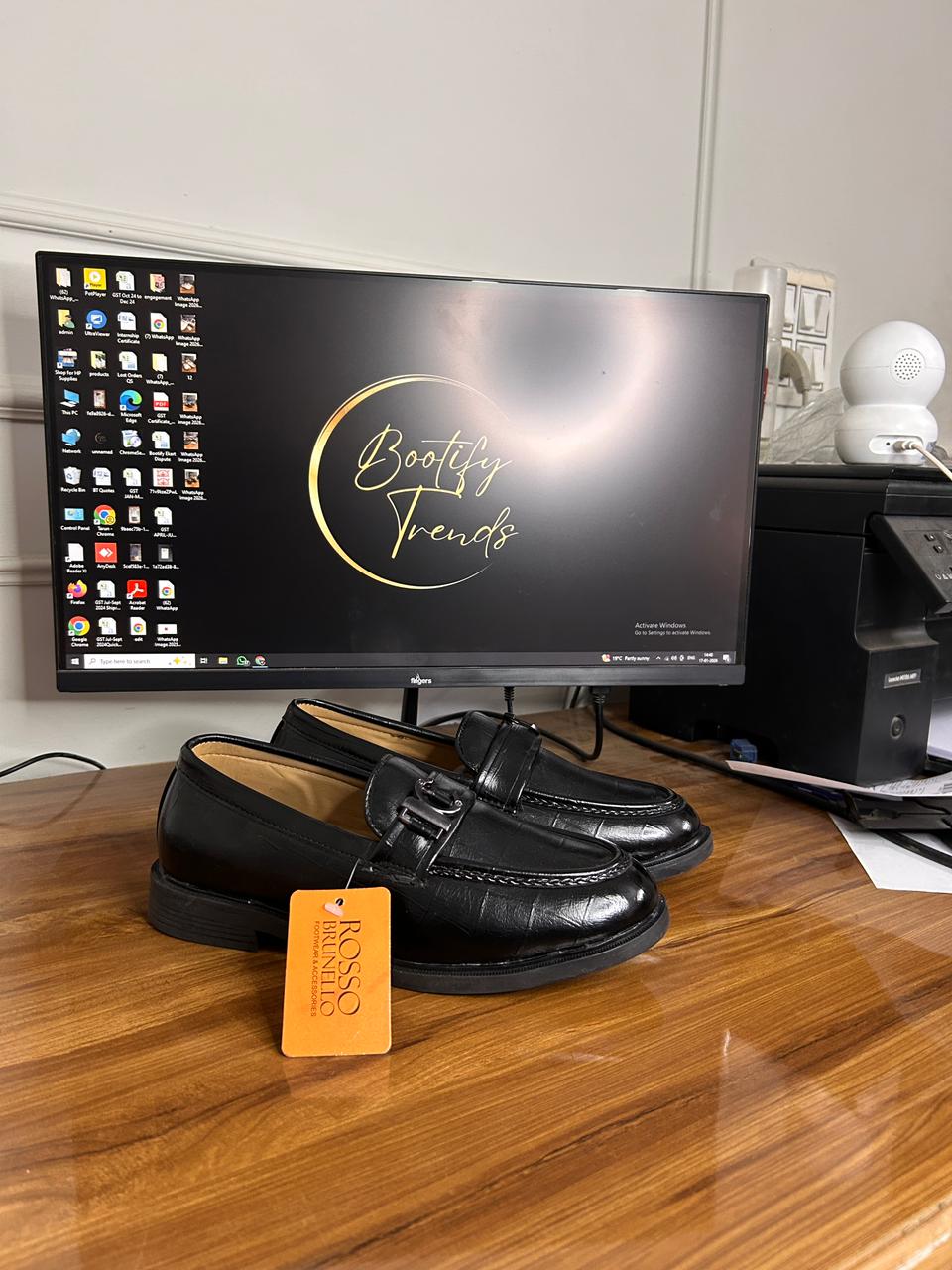 Rosso Brunello Croco Textured Loafer (Black)